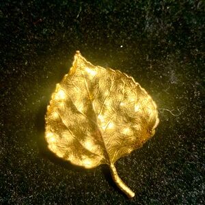 Vintage Gold Tone Textured Leaf Pin Brooch